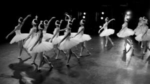 Ballett Geschichte - Tänzerinnen auf der Bühne