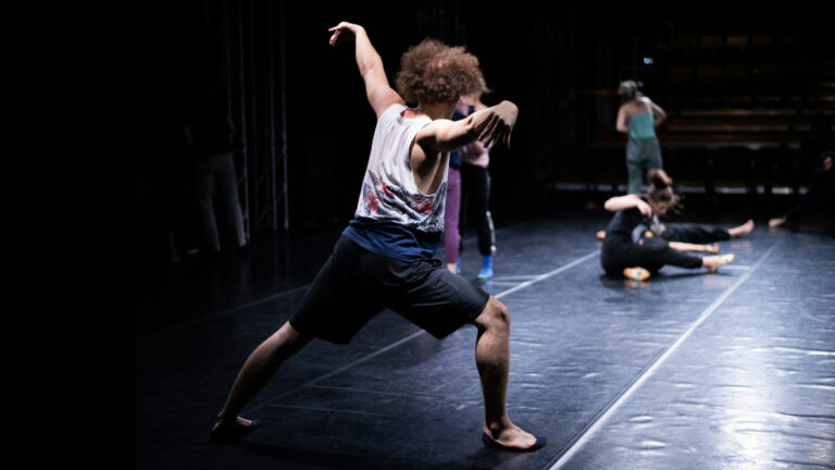 Tänzer auf der Bühne